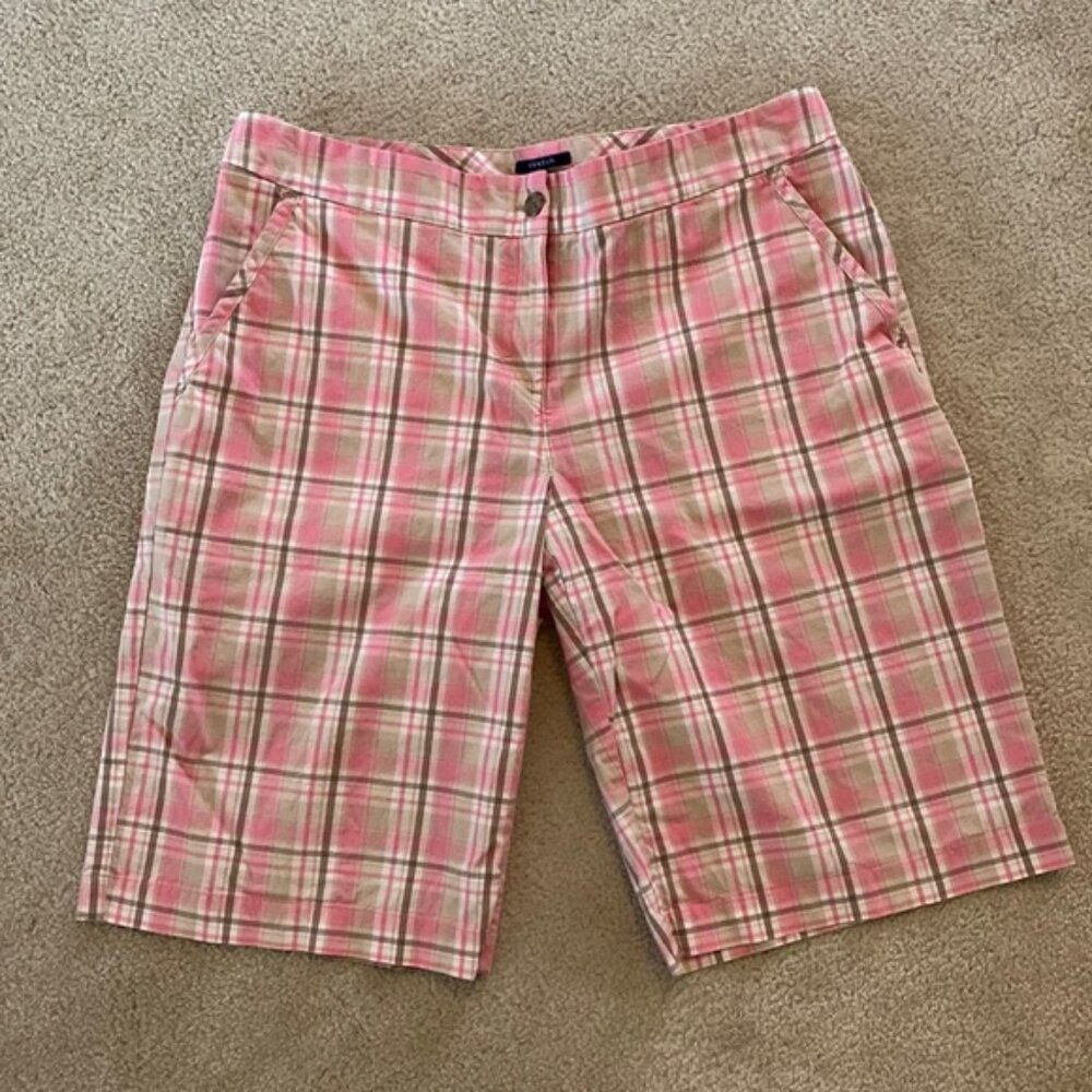 Izod stretch shorts